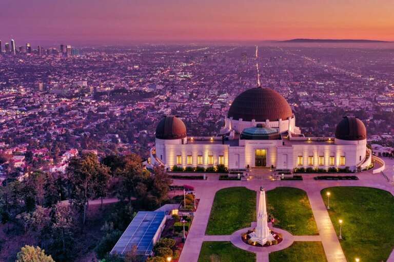 Only 28 minutes to the Griffith Observatory! Explore the stars and stunning city views with ease from your stay. Only 28 minutes to the Griffith Observatory! Explore the stars and stunning city views with ease from your stay.